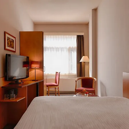Hotel Leonardo Center 4*